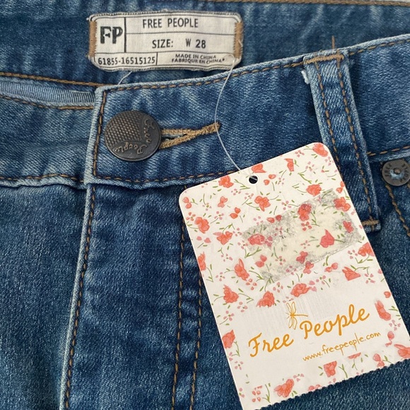 Free People Josie Medium Wash Jeans Size 28 or Size 6 equivalent NWT - Picture 4 of 10